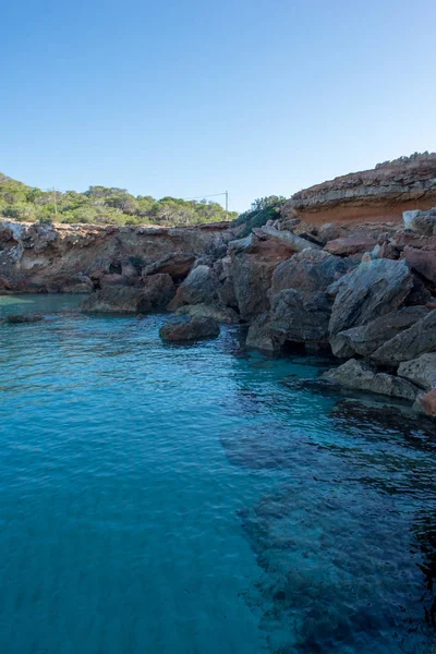 Transparent waters in the cala compte, Ibiza — Stock Photo, Image
