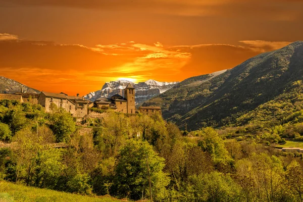 Zachód słońca w naturalny park Ordesa, Huesca — Zdjęcie stockowe