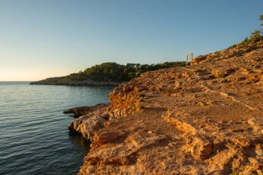 Saladeta dereye batımında Ibiza