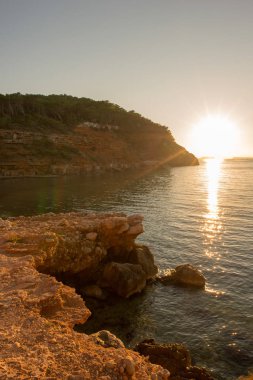 Saladeta dereye batımında Ibiza