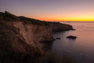 Cala Sa Punta Ibiza güneş doğarken