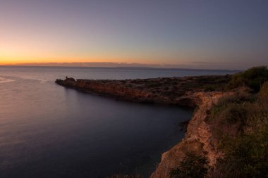 Cala Sa Punta Ibiza güneş doğarken