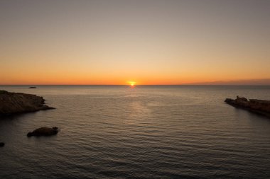 Cala Sa Punta Ibiza güneş doğarken