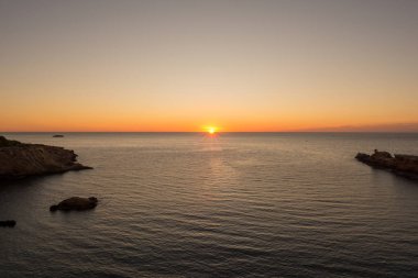 Cala Sa Punta Ibiza güneş doğarken