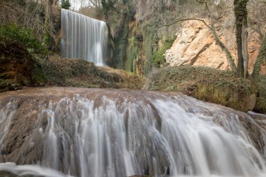 Aragon taş manastırda şelale