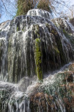 Aragon taş manastırda şelale