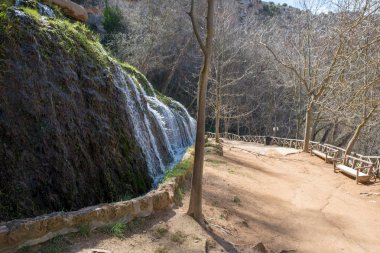 Aragon taş manastırda şelale