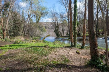 Nuevalos Zaragoza il manastırda taş