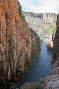 Nuevalos Zaragoza il manastırda taş