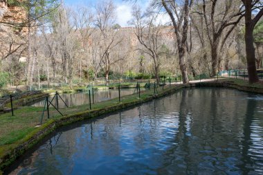 Nuevalos Zaragoza il manastırda taş