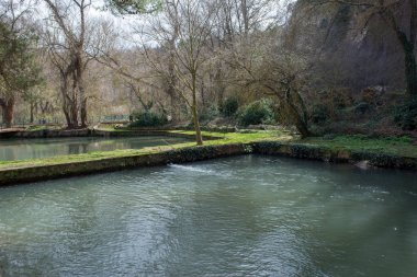 Nuevalos Zaragoza il manastırda taş