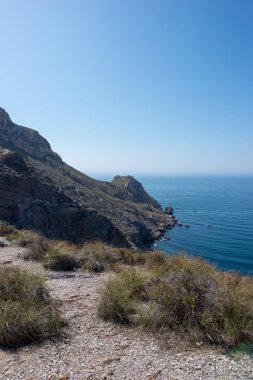 Calabardina denizde mavi gökyüzü, Murcia altında
