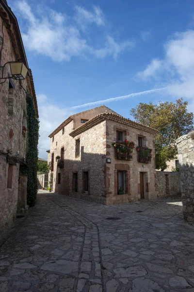 Oude stenen huizen in de stad Medinaceli — Stockfoto