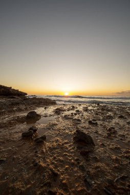 Oropesa kıyıları güneşin doğuşuyla