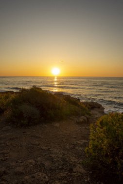 Oropesa kıyıları güneşin doğuşuyla
