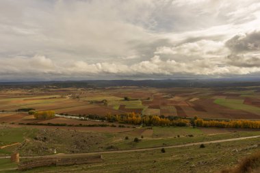 Gorzmaz Kalesi Soria 'da çok bulutlu bir gün