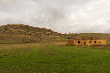 La Soria kırsalında bulutlu bir sonbahar günü