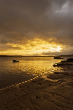 Soria kuyusunun halat deposunda muhteşem bir gün doğumu.