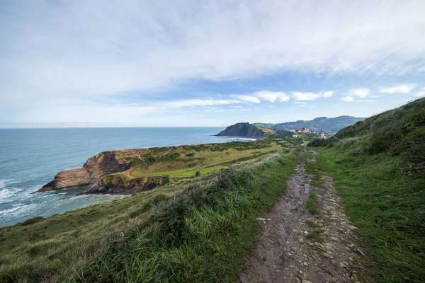 La côte de Zumaia par temps clair — Photo