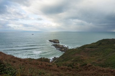 Gün batımında Zarautz 'daki sahil manzarası