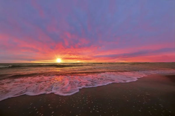 A beautiful sunrise in Oropesa, Costa Azahar — Stock Photo, Image