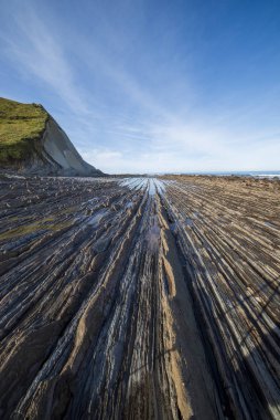 Zumaia ve Cantabrian Denizi 'ndeki sinek.