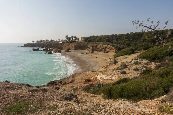 Die küste in vinaroz an einem klaren tag, costa azahar — Stockfoto