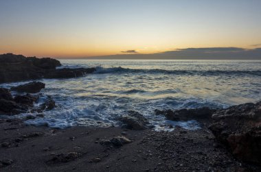 Oropesa kıyıları güneşin doğuşuyla