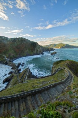 San Juan de Gaztelugatxe inzivaya çekilen merdivenlerden.