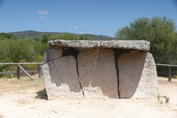 Dolmen Fontanaccia üzerinden