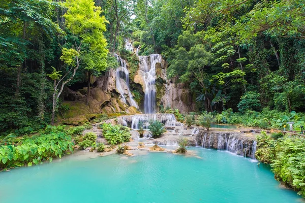 Tat Kuang Si Waterfalls at Luang prabang, Laos — Stock Photo, Image