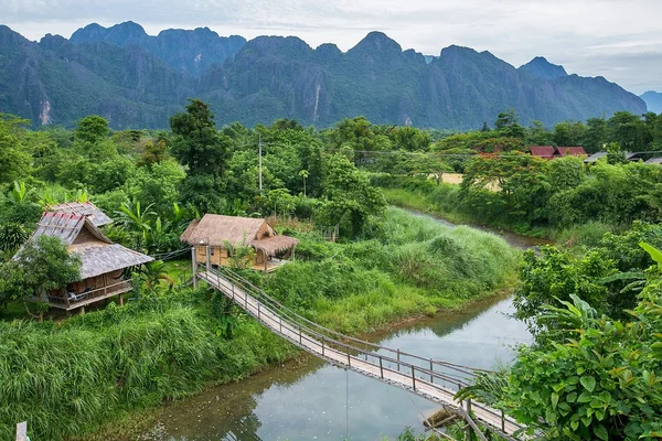Köy ve Vang Vieng dağda