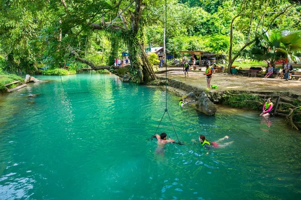 A híres Blue Lagoon-Vang Vieng — Stock Fotó