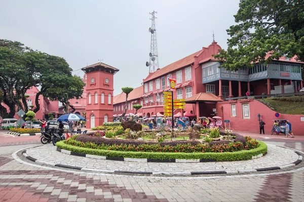 Fontanna i Kościół Chrystusa w pobliżu przez holenderski Square w Malacca — Zdjęcie stockowe