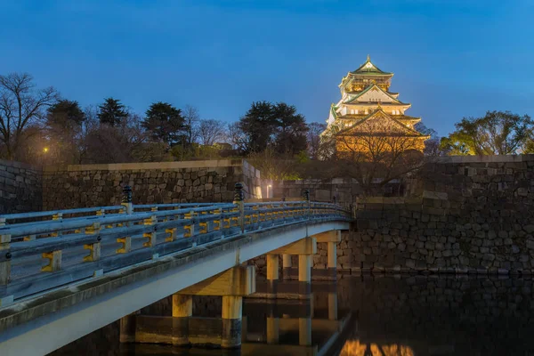 Wgląd nocy zamek Osaka w Osaka, Japonia — Zdjęcie stockowe