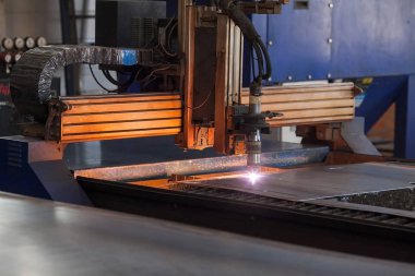 ders metal kesme otomatik plazma robot closeup. Modern üretim detayları.