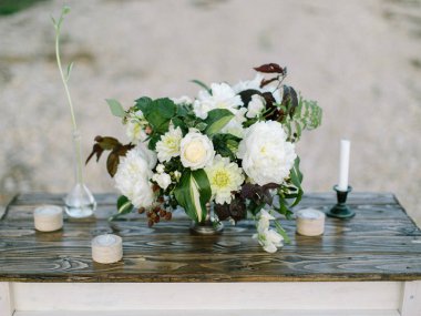 Çiçek kompozisyon. iyi buket çiçek.