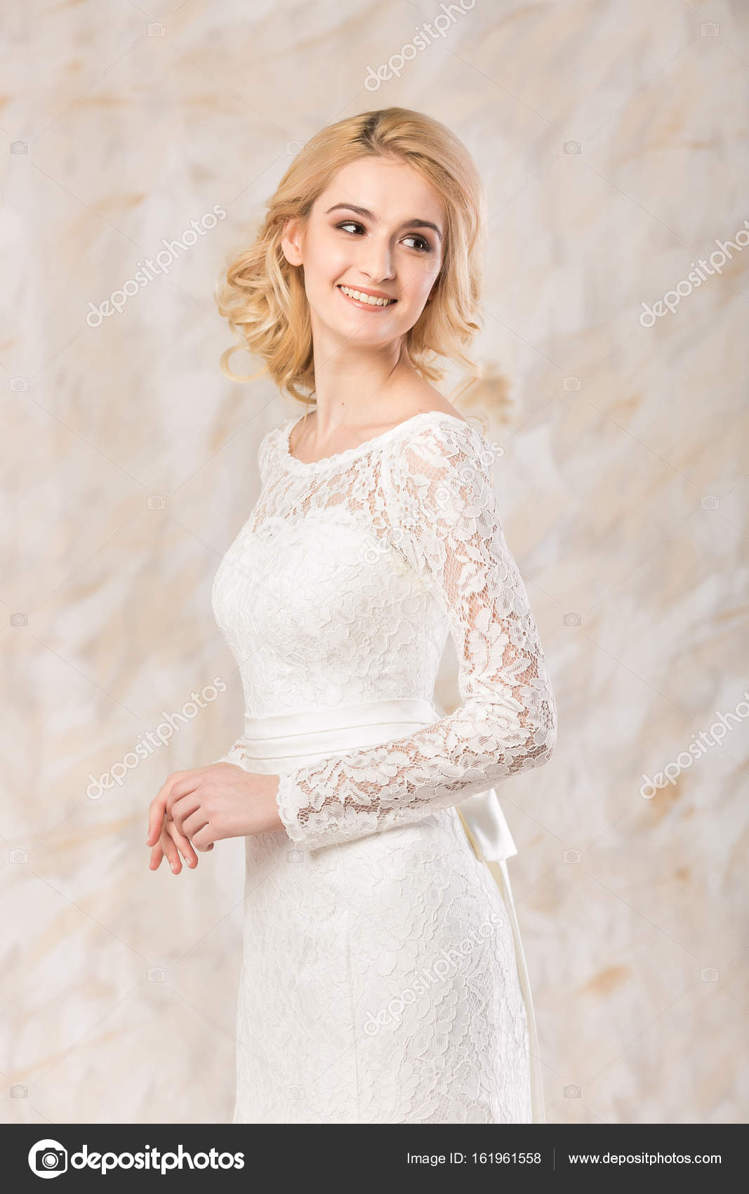 🕊 #white #dress #bridal #caftan #2021 #2022 #tangier #arouss #wedding  #arousti #morocco #makeup #robe #blanche #ziana #tanger #maroc… | Instagram