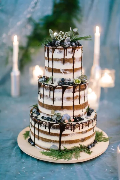 Kochen Süße Hochzeitskonzept Nahaufnahme Von Drei Ebenen Erstaunlichen Kuchen Mit — Stockfoto