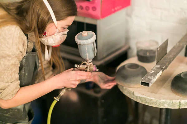 Habilidade Artesanato Conceito Artesanato Jovem Mas Profissional Oleiro Feminino Está — Fotografia de Stock