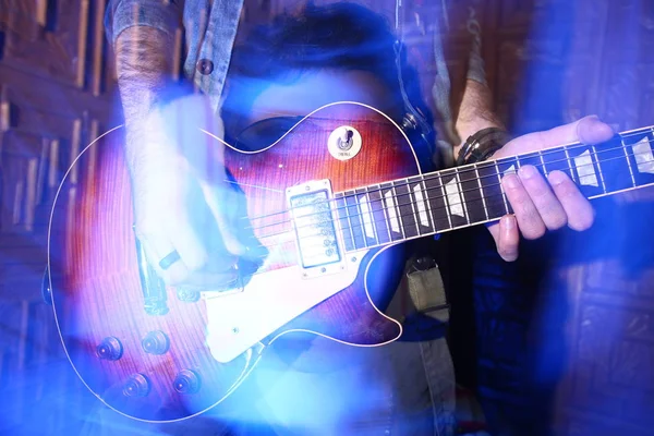 Sanatsal Tarz Rock Müzik Performans Konsepti Erkek Müzisyen Rock Gitar — Stok fotoğraf