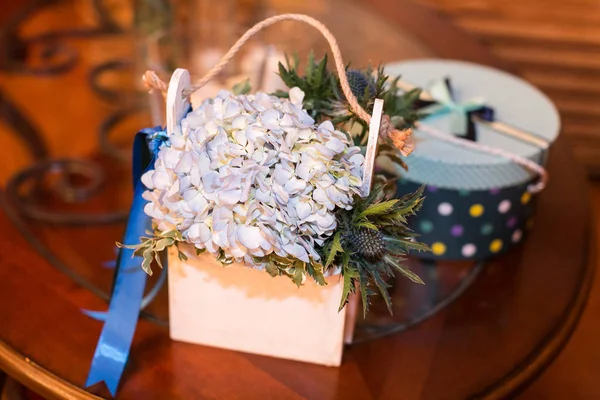 Natur Arrangement Handwerkliches Konzept Gibt Ein Stillleben Aus Hölzernen Zierblumentopf — Stockfoto