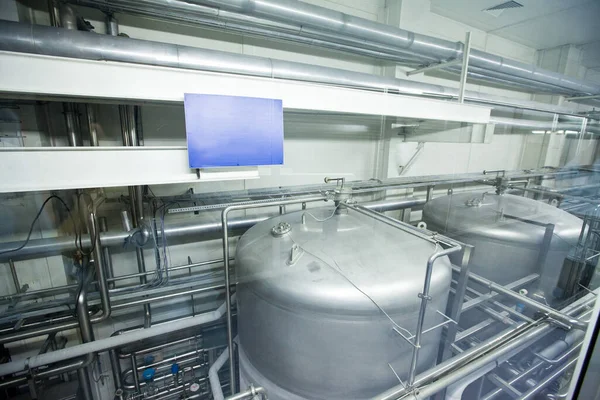 Modern Energy Efficient Beer Filtration Line Interior Factry Vats Pipeline — Stock Photo, Image