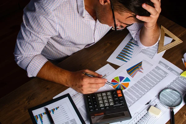 Finansal verilerin analizi ve Hesap makinesinde sayma.