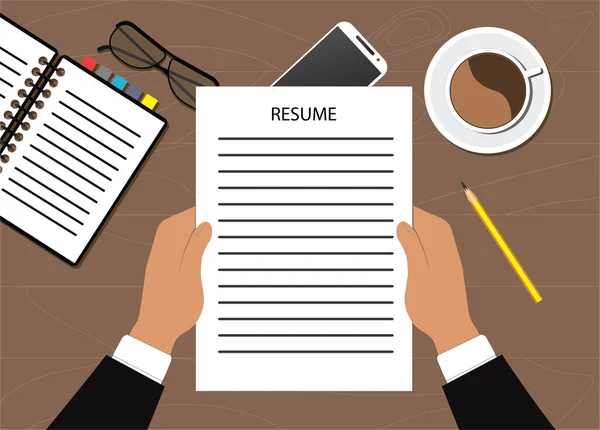 Una persona (hombre de negocios) mira un curriculum vitae en su oficina en su escritorio. Contratación de personal, búsqueda de personal — Vector de stock