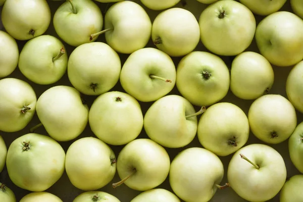 Vista dall'alto della mela verde. Sfondo, concetto, spazio di copia, macro — Foto Stock