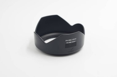 siyah kamera objektif kapağı 