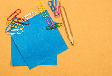 geri okul kavramı. beyaz üzerine çeşitli Kırtasiye