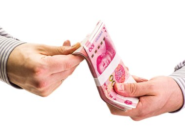 adam beyaz izole Çin yuan faturaları tutan eller