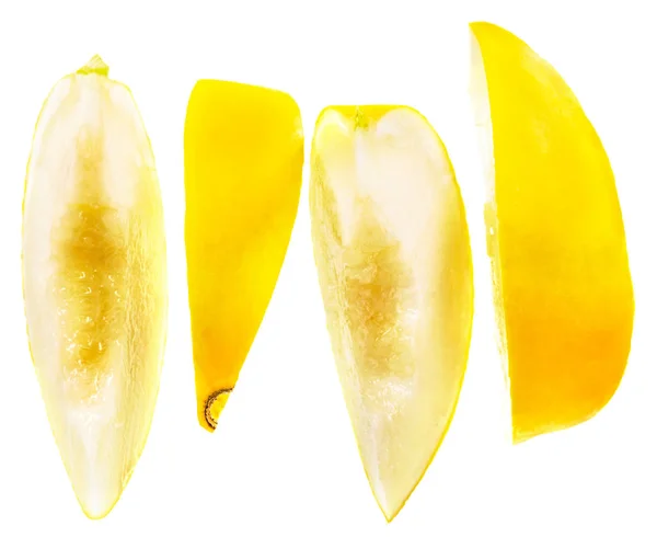 Set de felii de pepene galben agățat în aerul izolat pe fundal alb — Fotografie, imagine de stoc